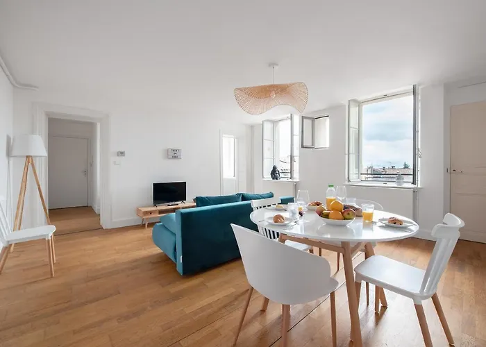 Charmand Duplex Avec Vue Sur La Cite & Les Toits 카르카손